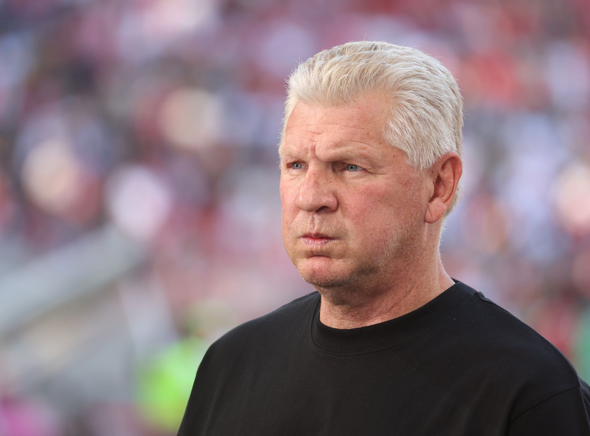 Stefan Effenberg sieht die deutschen Fußballer vor einem langen und steinigen Weg. (Archivbild)