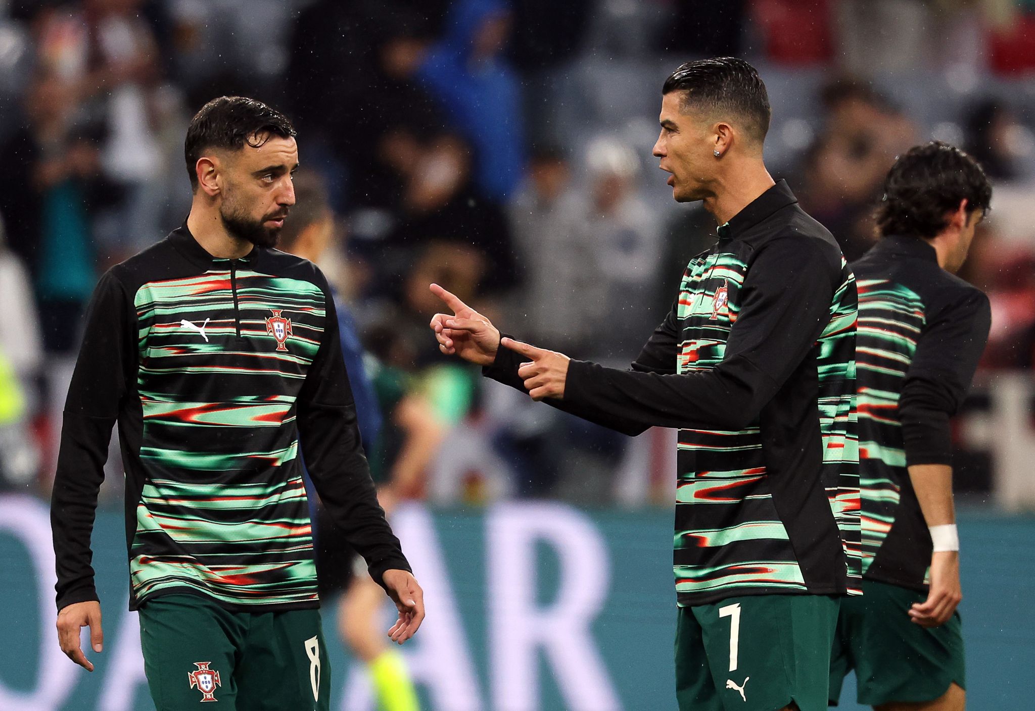 Spielt wohl nicht mehr mit Ronaldo in der Auswahl: Bruno Fernandes (l). (Archivbild)