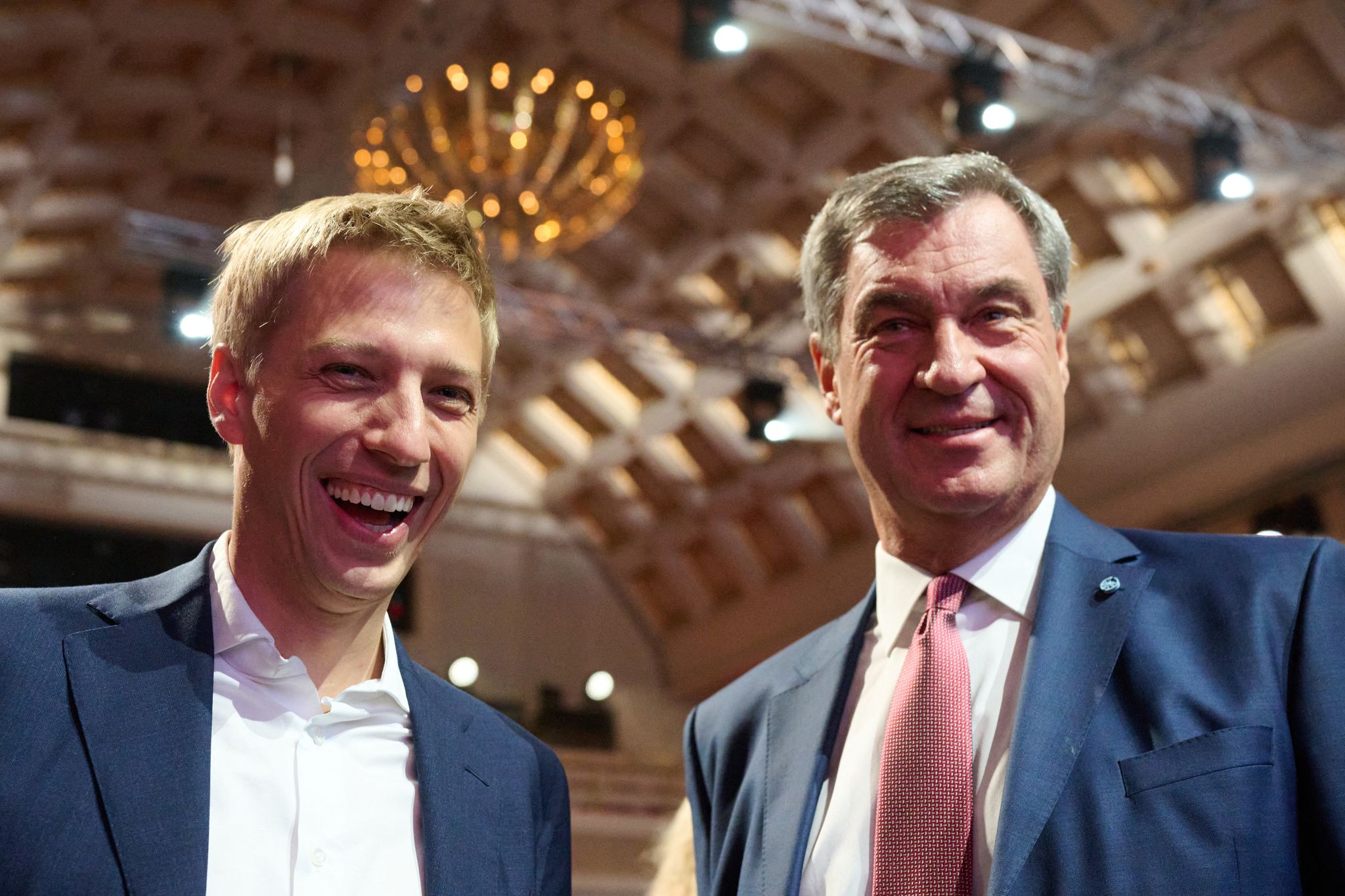 Bayerns Ministerpräsident Markus Süder und Münchens Oberbürgermeister Dominik Krause freuen sich über den Zuschlag für München.