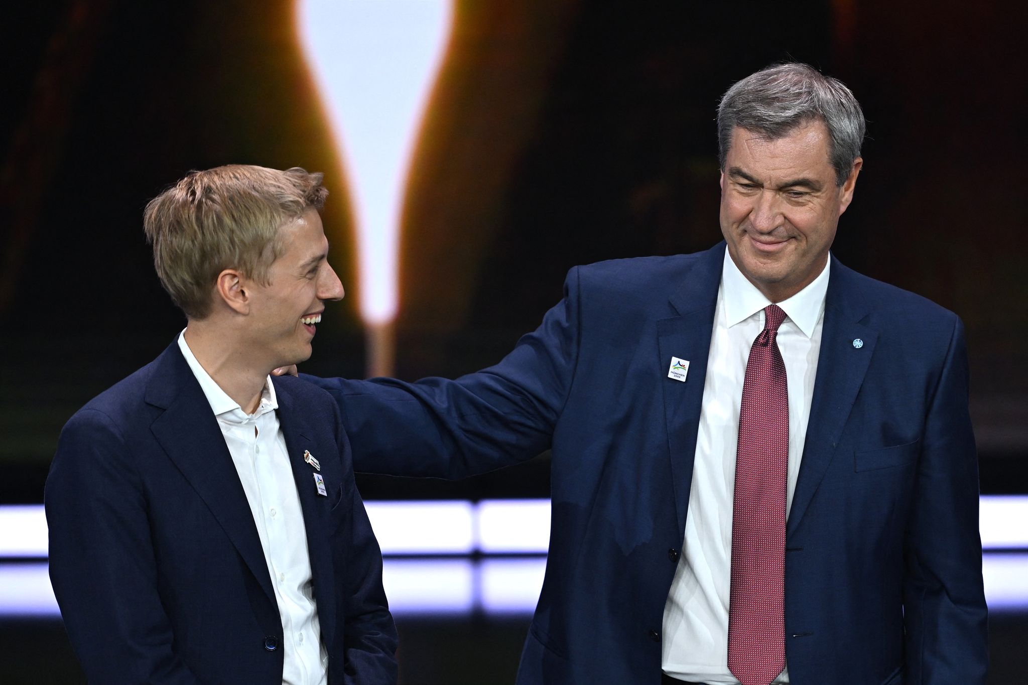 Bayerns Ministerpräsident Markus Söder und Münchens Oberbürgermeister Dominik Krause freuen sich über den Zuschlag für München.